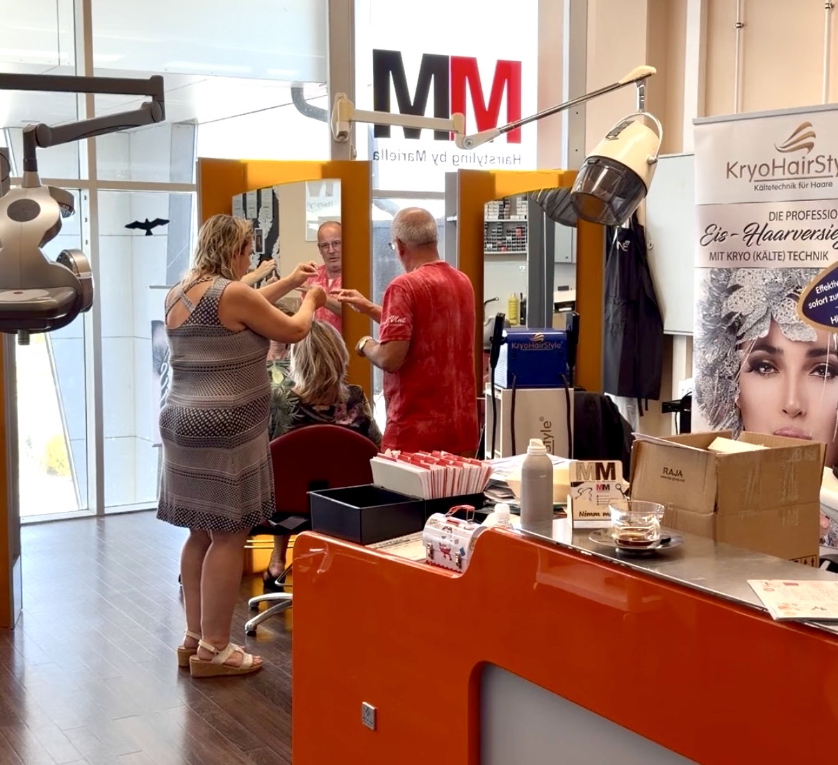 Echte KryoHairStyle Schulung in einem Friseursalon